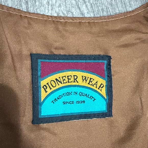 Vintage PIONEER Wear Brown leather vest - Picture 2 of 6